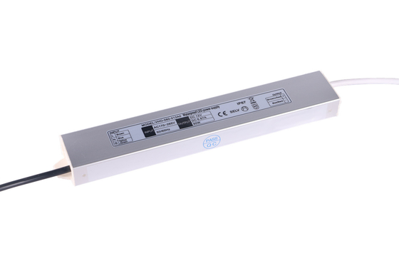 50/60 Hz Ultra Slim LED Driver , Heatproof 12V Constant Voltage Driver